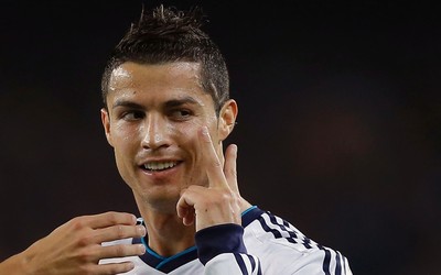 悦盈体育-佩里西奇赛后与对手交换球衣